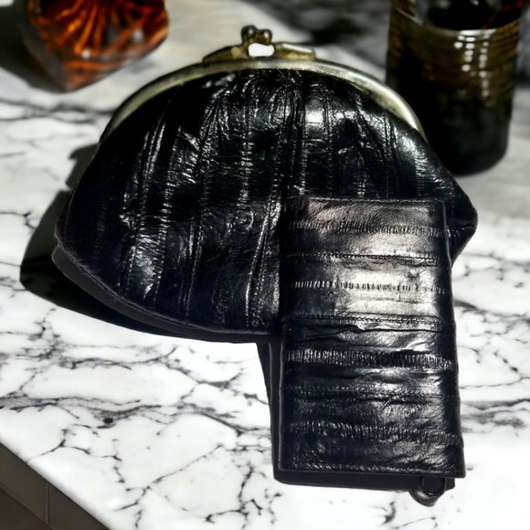 unknow Handbags - Vintage Kiss Lock Clutch & Matcing Key Holder Ladies Set in Genuine Eel Skin